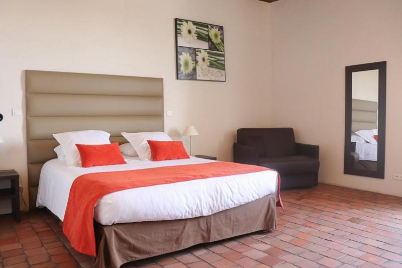 Domaine Du Normandoux, The Originals Relais Hotel Terce ภายนอก รูปภาพ